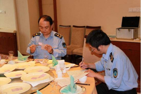 多家餐廳因為餐具不夠干凈 拾味館、老五燒烤等都上黑榜