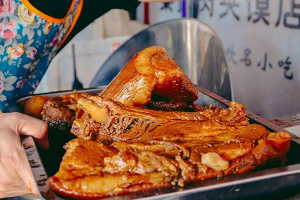 第一次吃西安肉夾饃，如何偽裝成老桿？