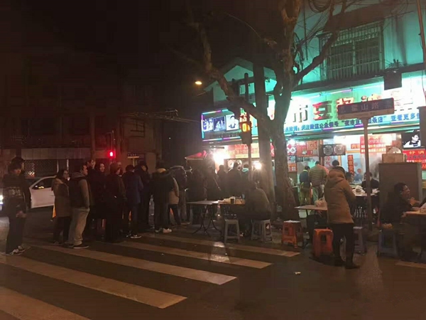 把豆?jié){油條做成夜宵，外賣月銷破百萬，他已經(jīng)做了7年的網(wǎng)紅