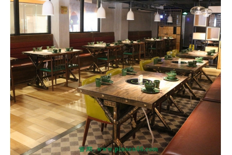  實(shí)木酒店家具怎樣做防潮處理？