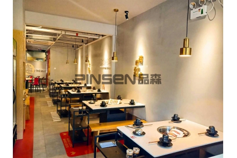 開火鍋店怎么選火鍋?zhàn)辣容^好？火鍋店桌子一般要多少錢？