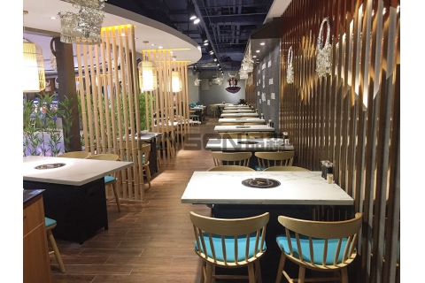 新中式火鍋桌成為火鍋店的新寵。你知道怎么買嗎？